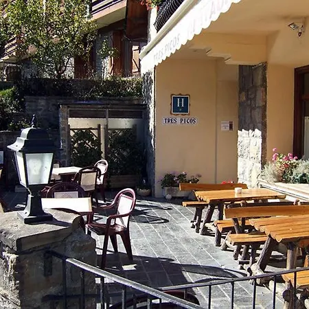 Ξενοδοχείο Tres Picos *