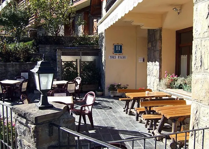 Hotell Tres Picos *